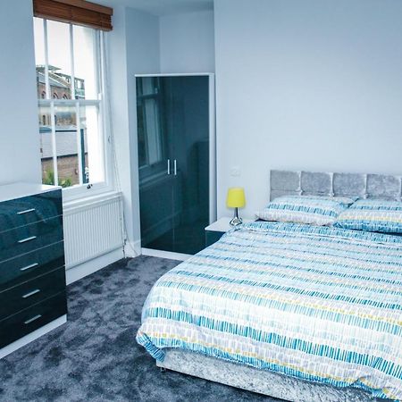 Camden Guest House Double Bedroom With Super Large King Bed London Exteriör bild