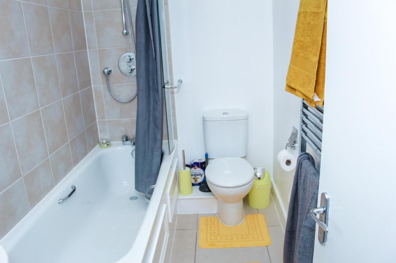 Camden Guest House Double Bedroom With Super Large King Bed London Exteriör bild