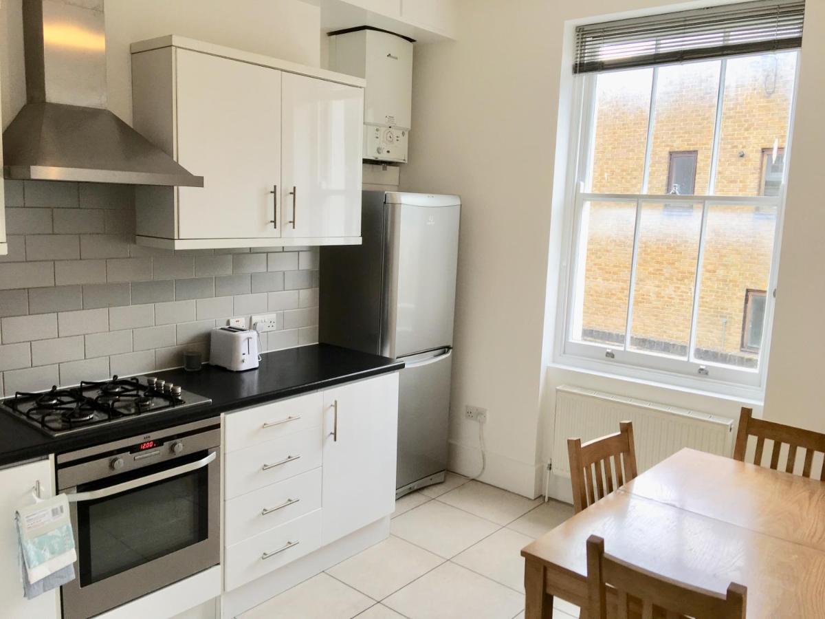Camden Guest House Double Bedroom With Super Large King Bed London Exteriör bild