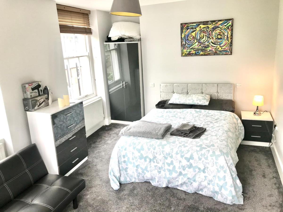 Camden Guest House Double Bedroom With Super Large King Bed London Exteriör bild