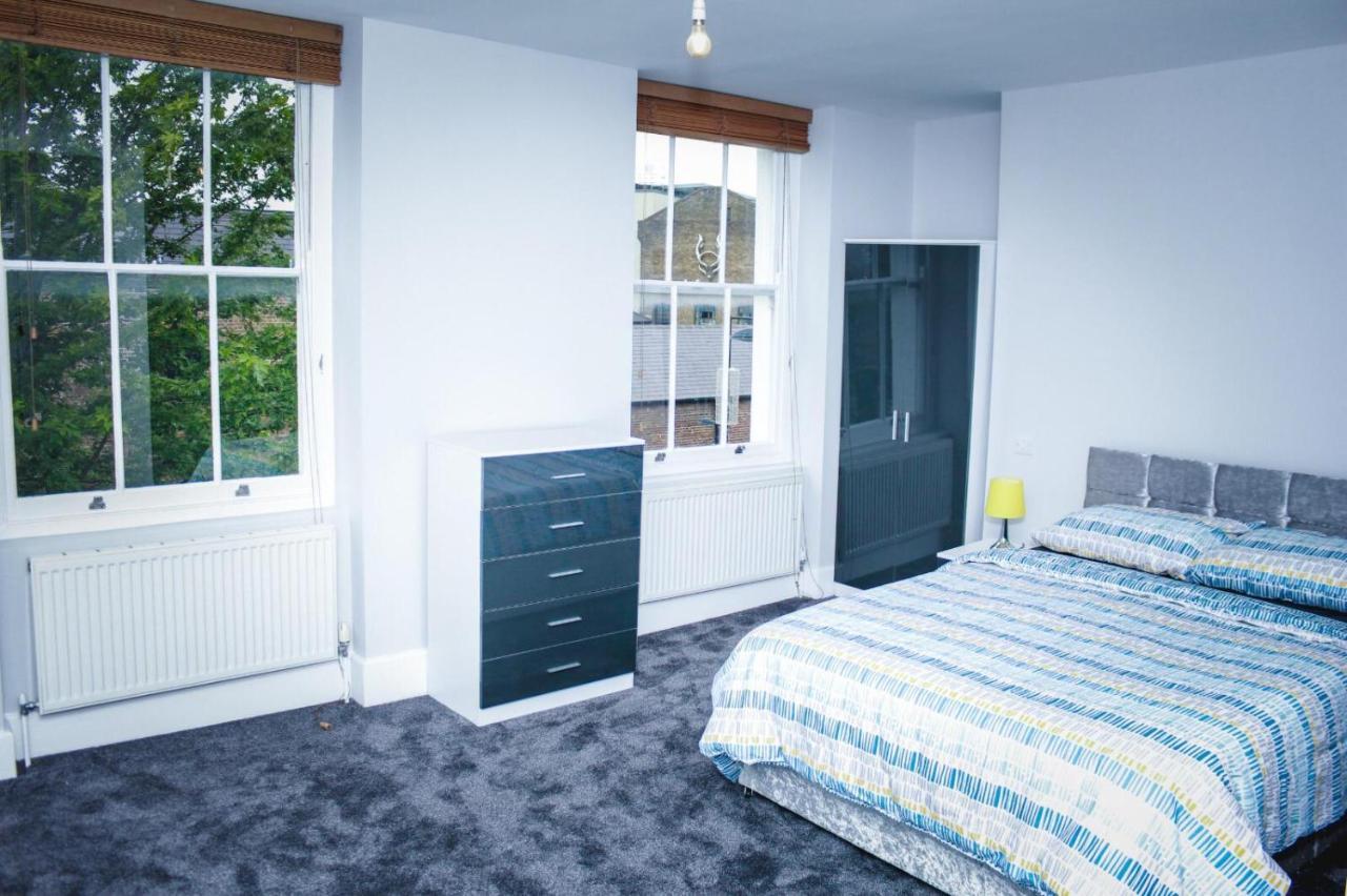 Camden Guest House Double Bedroom With Super Large King Bed London Exteriör bild